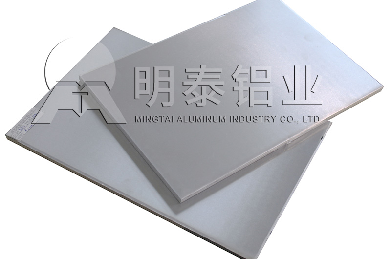 汽车后备箱盖用榴莲APP成人